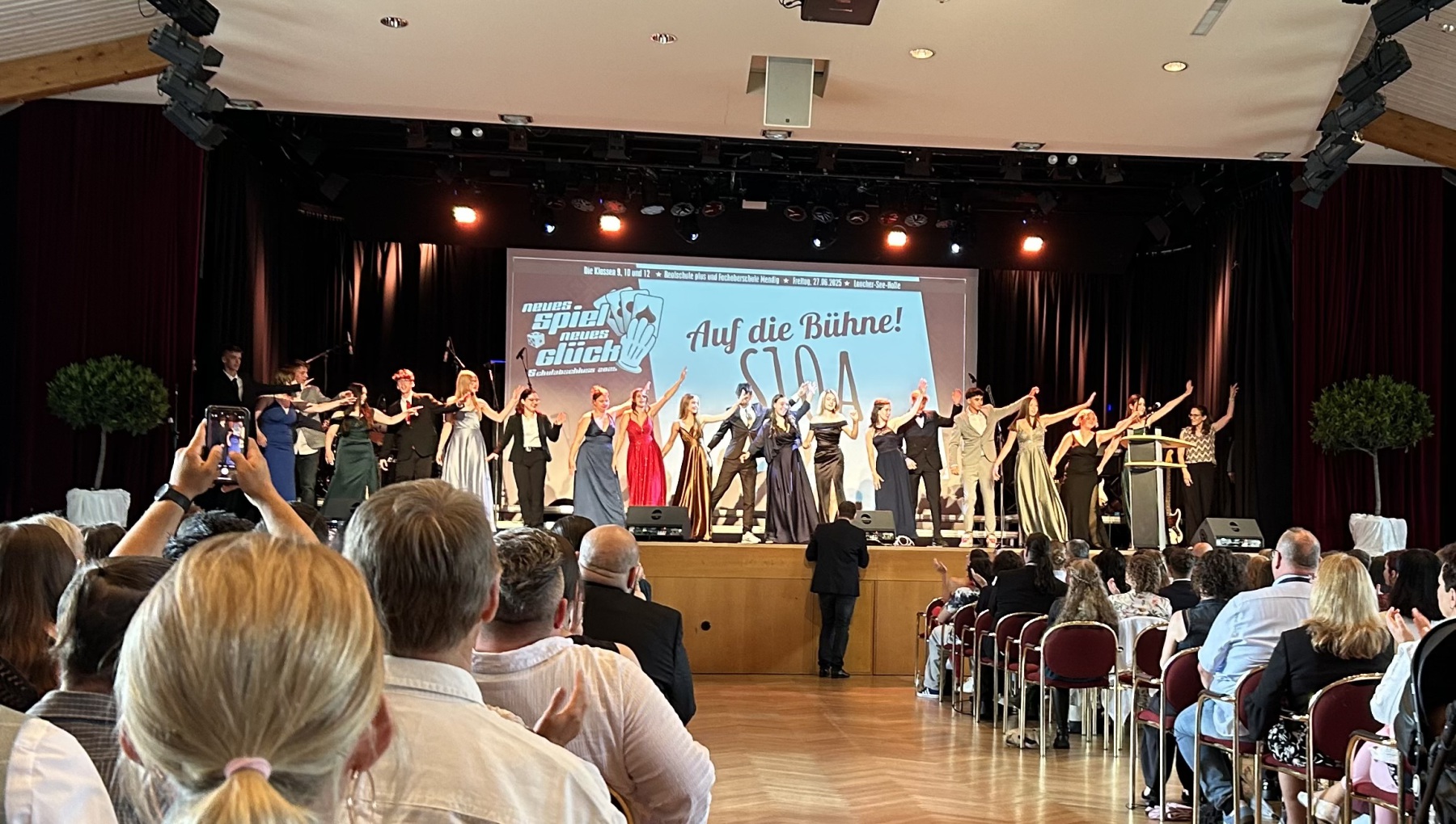 Schulabschlussfeier 2025 Realschule Plus Und FOS Mendig Schulabschlussfeier 2025 Realschule Plus Und FOS Mendig